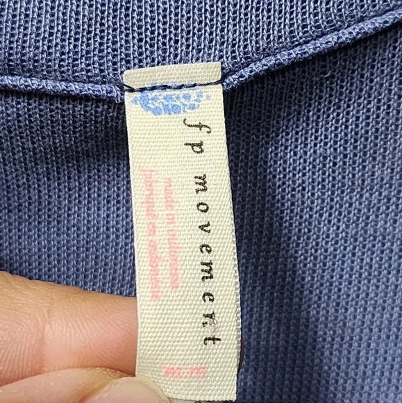 Free People Movement Half Zip Blue Vest - Size Medium Oversized - Picture 8 of 8